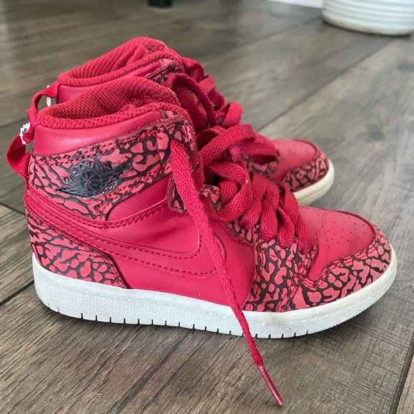 Boys Jordan’s - Picture 1 of 2